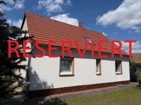 Hauptbild Einfamilienhaus mit grünem Grundstück!